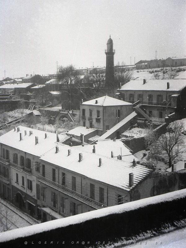 Tiaret 512- Quartier mosquee sous la neige COLLECTION DES AMIS DE ND DE SANTA CRUZ.jpg